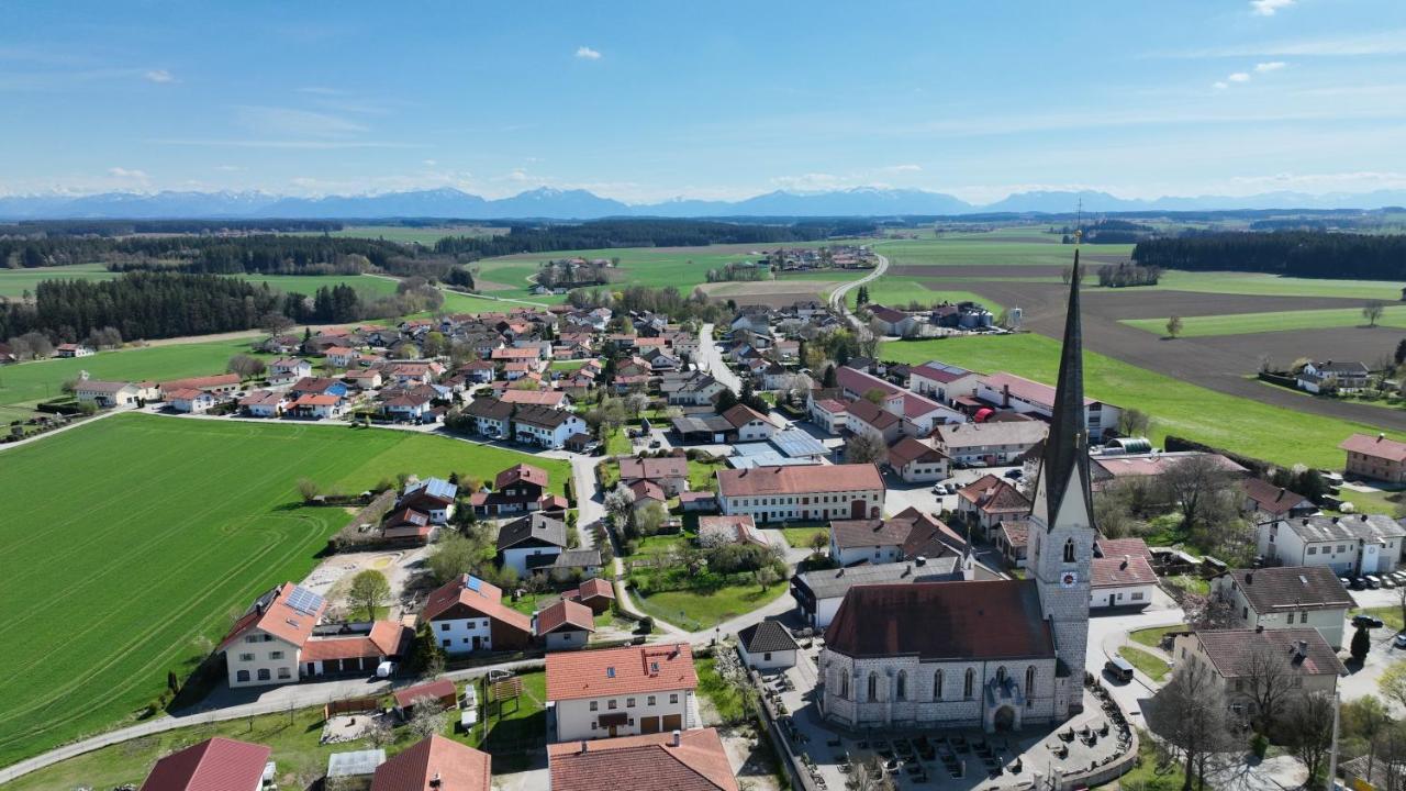 Chaletwohnung Vor Den Toren Des Chiemgaus Tacherting Esterno foto